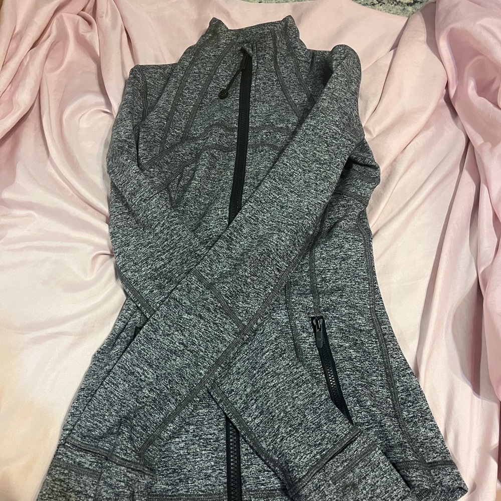LOOKING TO TRADE! Do not buy you will not get the item!!